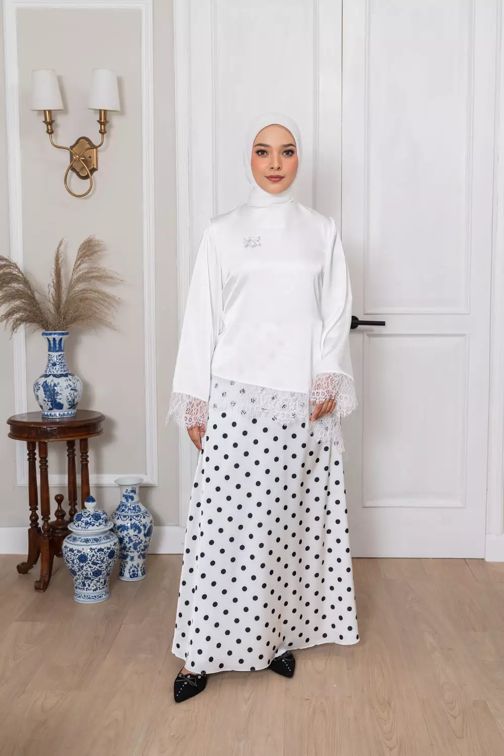 Klamby - Sera Lace Blouse White Feather