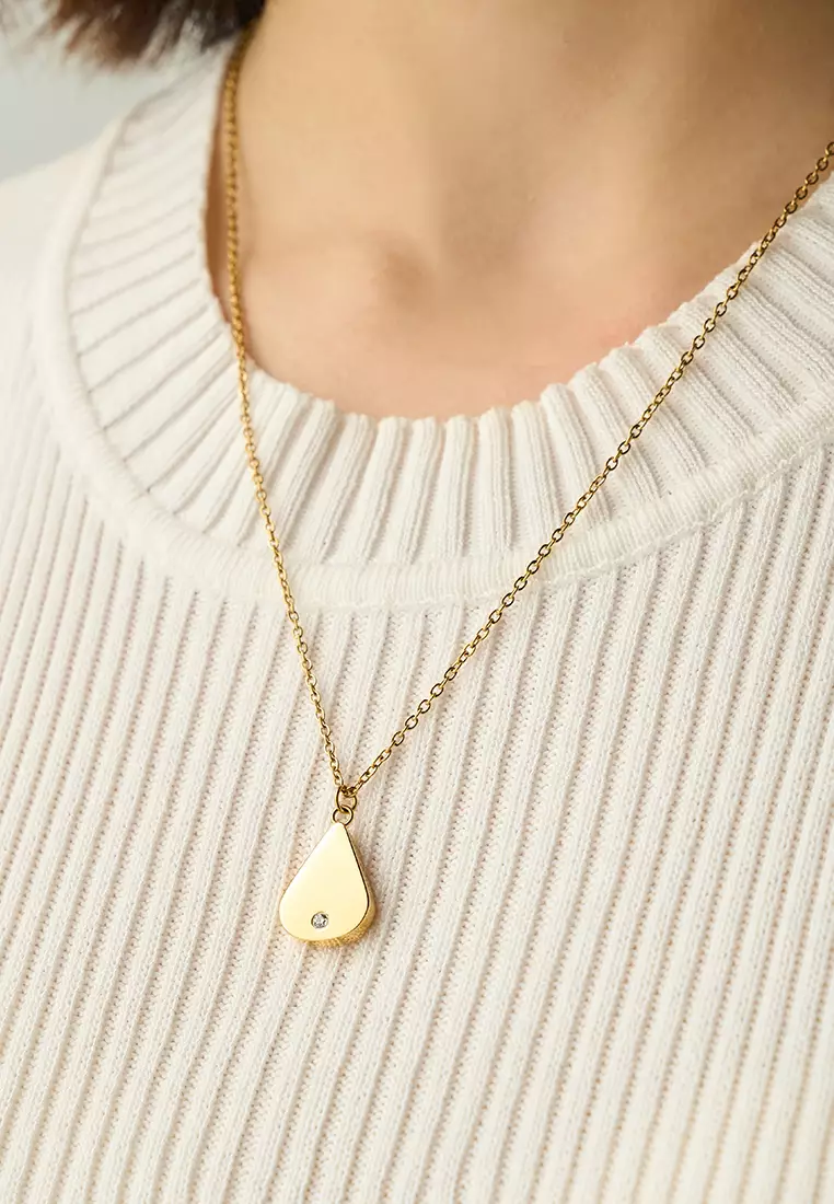 Merielle Titanium Pendant Chain Necklace in Gold