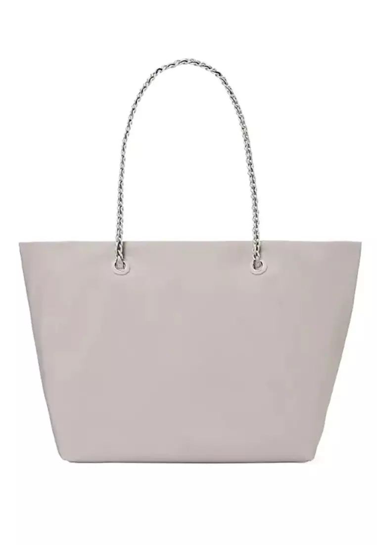Chain tote handbag store