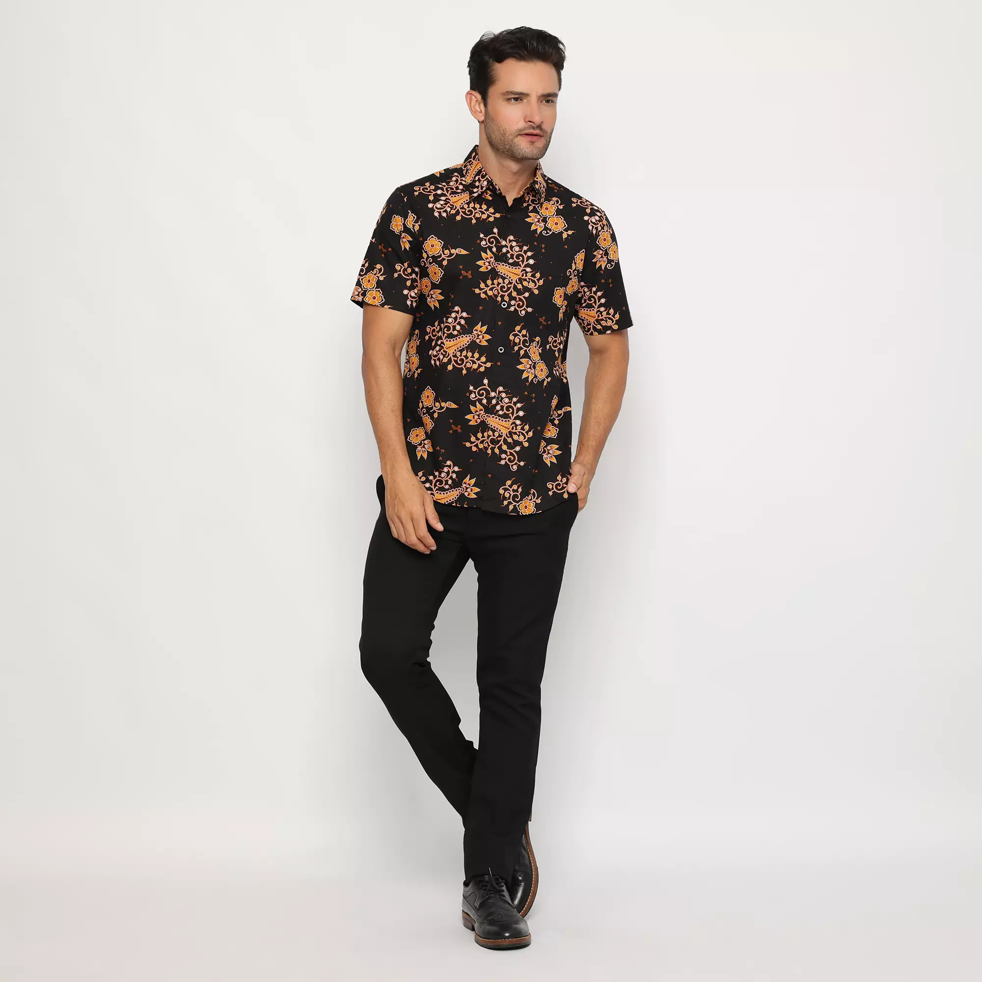 Platini Kemeja Batik Pria Lengan Pendek Katun Coklat 430584