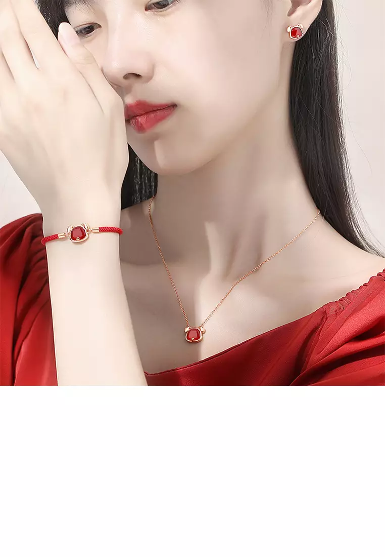 Red agate bracelet with dog sign deals