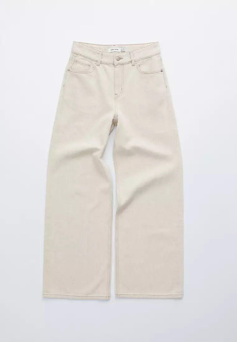 Relaxed Wide-Leg Jeans