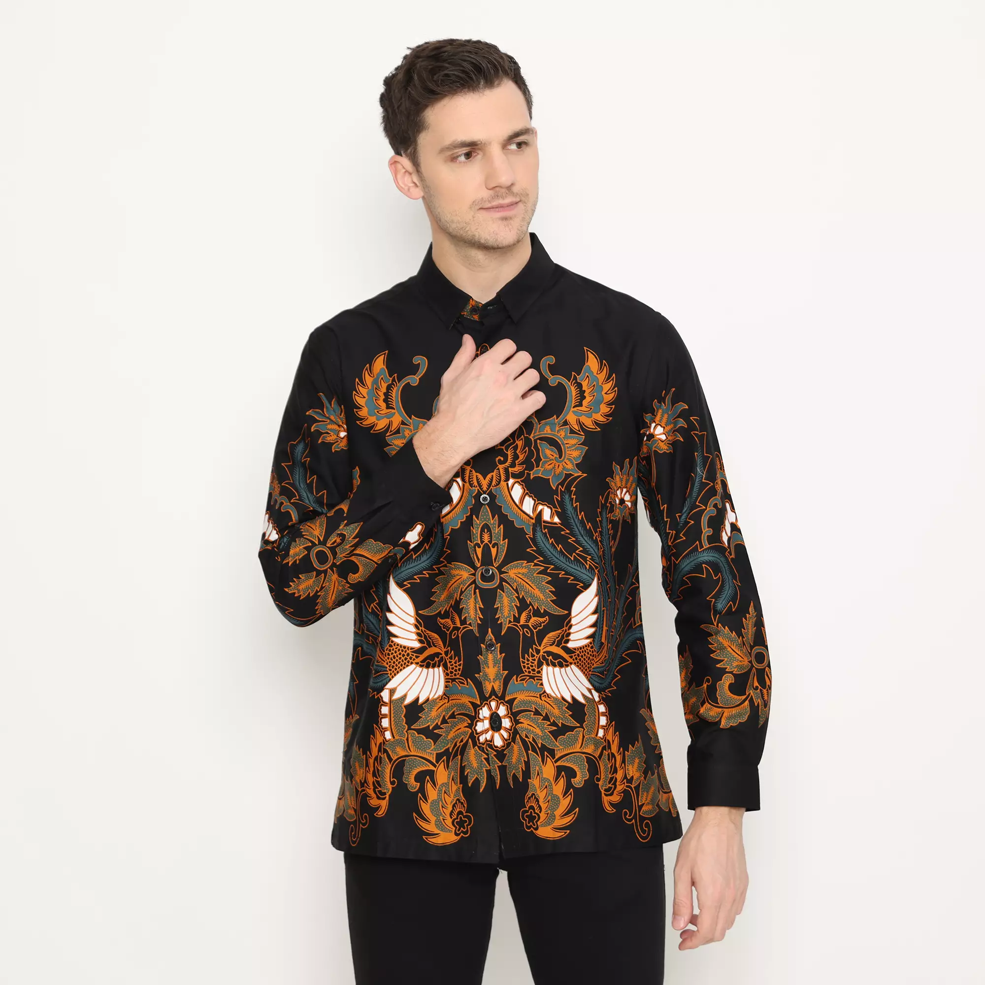 Jual Ricardo Ricardo Kemeja Batik Pria Lengan Panjang Hitam Original Zalora Indonesia