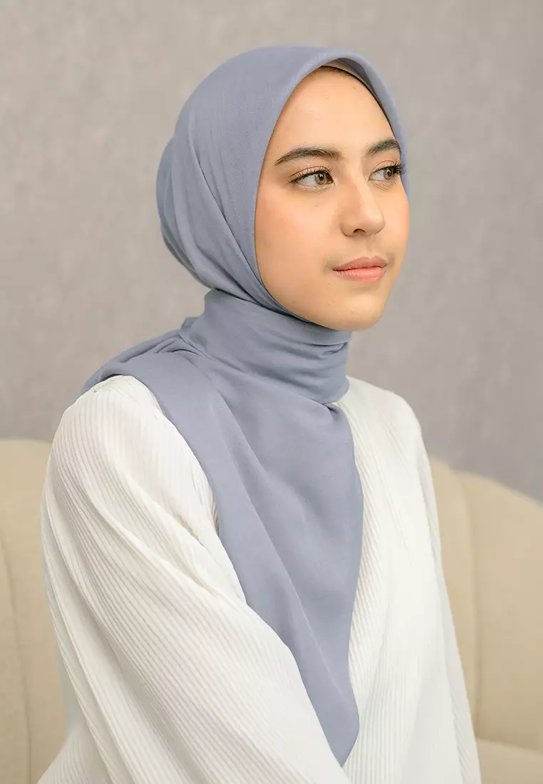 Theya Voal Square Cadet