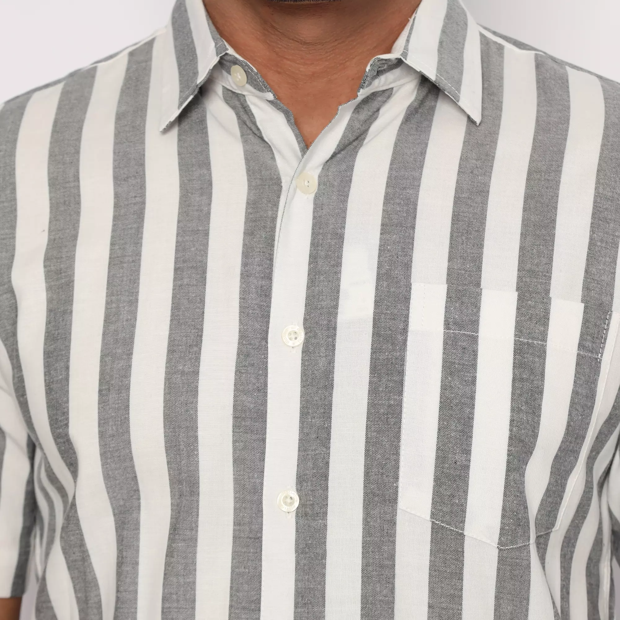 Platini Kemeja Motif Salur Pria Lengan Pendek Katun Oxford Dusty Blue 73341.21