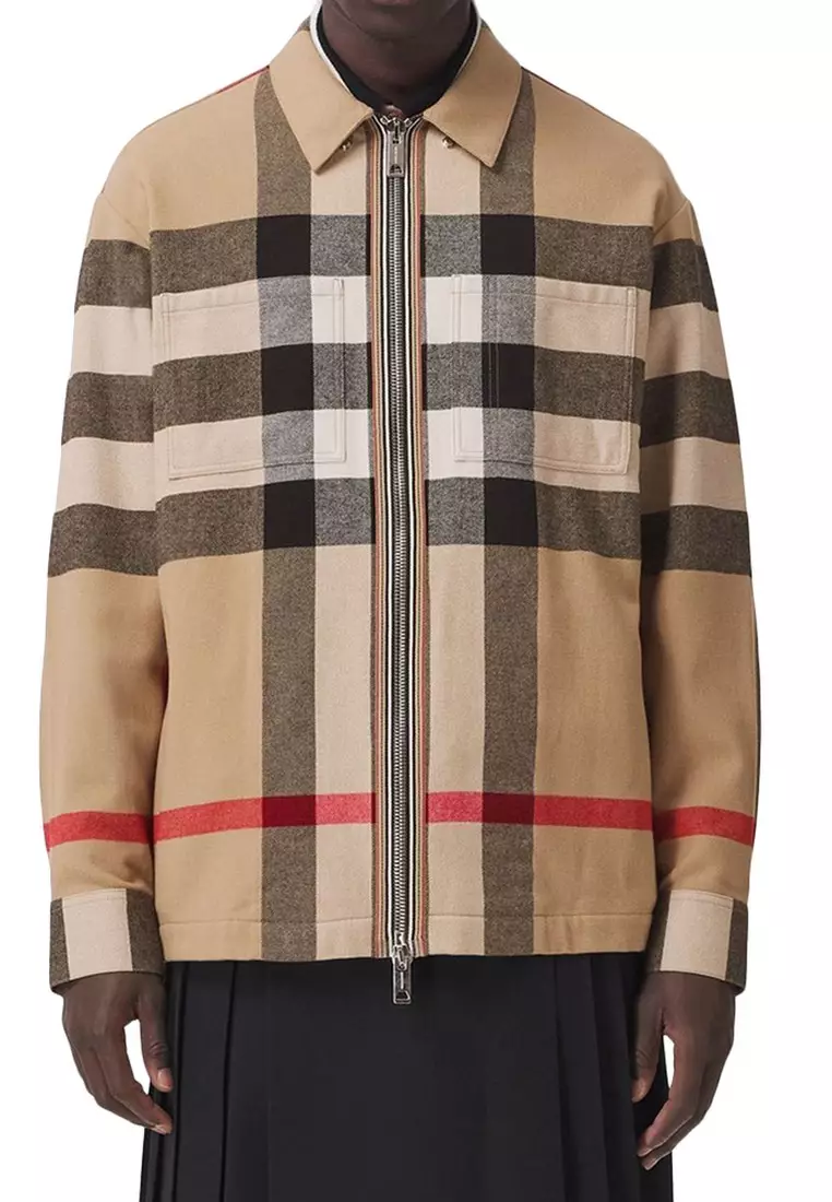 Burberry exaggerated on sale collar