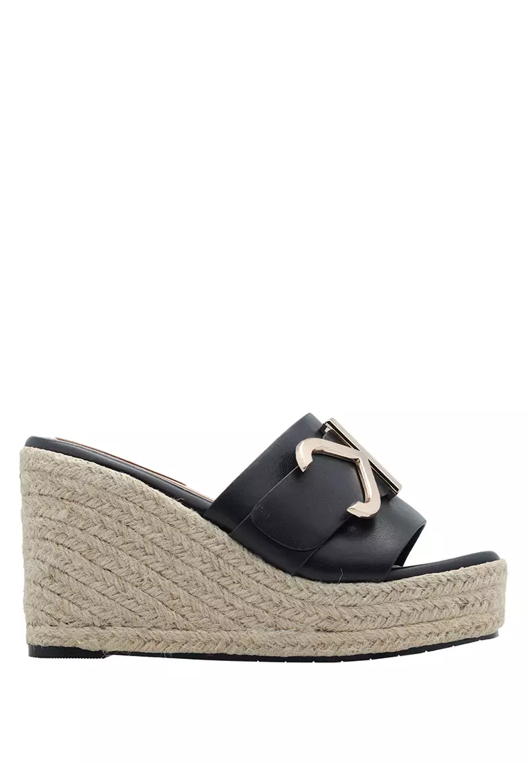 Discount on Kenneth Cole  shoes - SKU: The KC Wedge