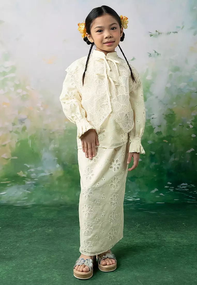 Amelia Kedah with Vest Set