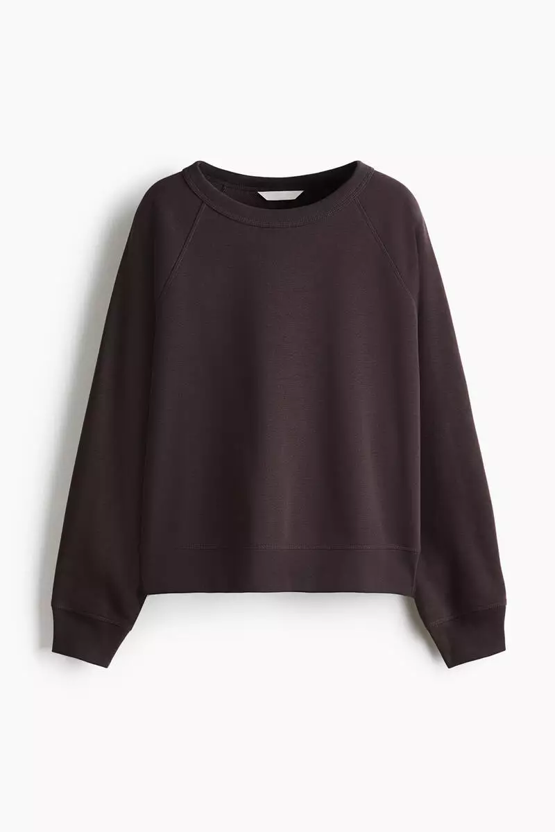 Raglan-sleeved sweatshirt