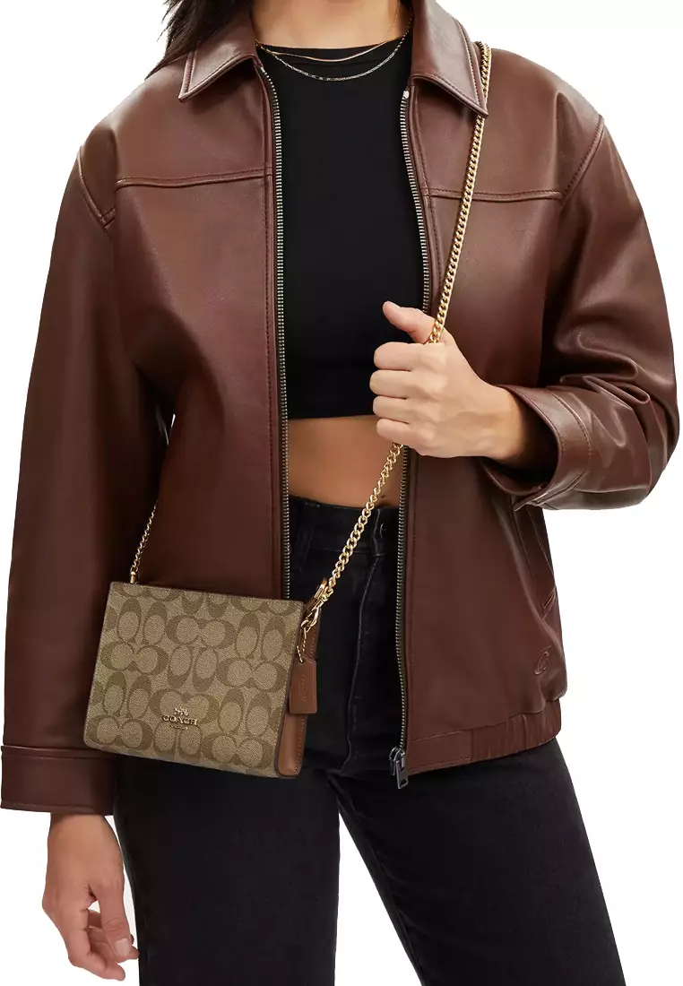 Slim bag coach top
