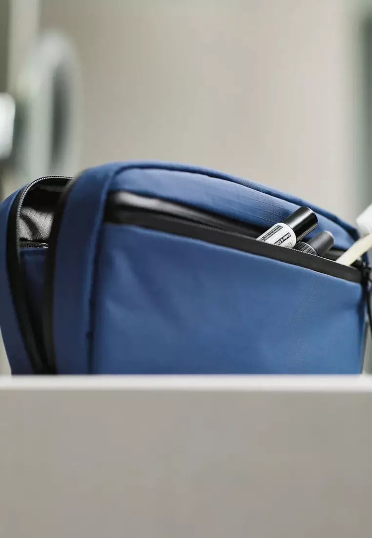 Alpaka Toiletry Bag - Blue