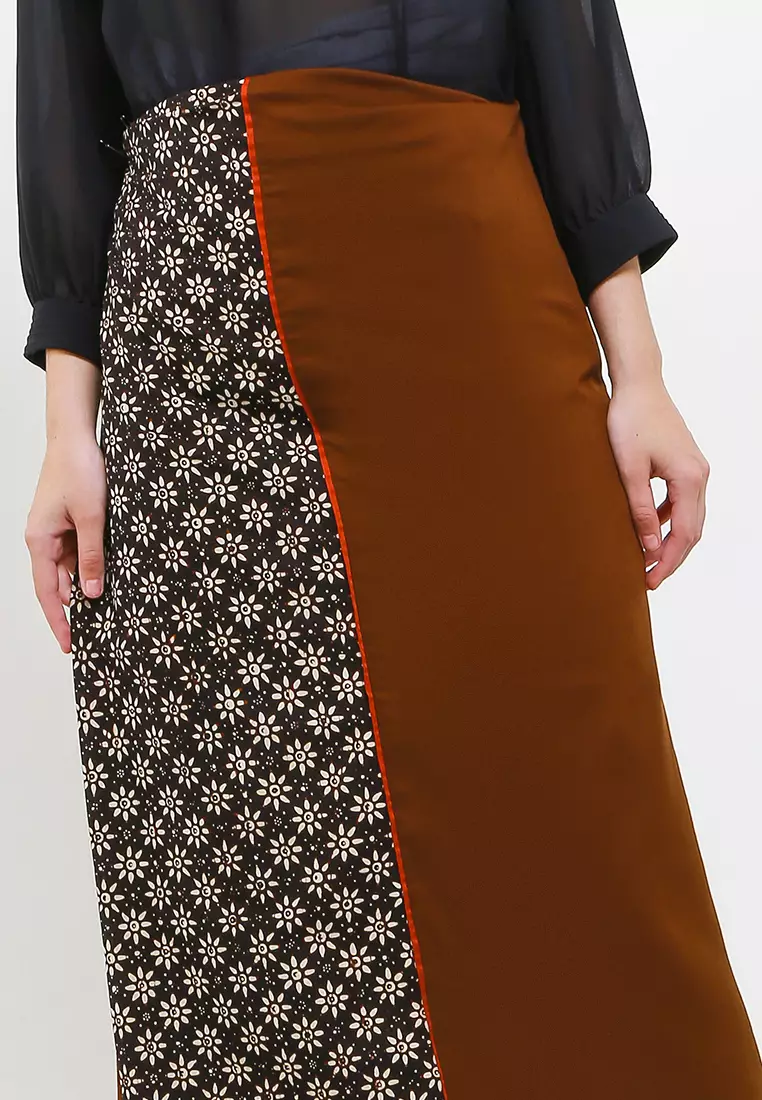 Amarella Sarong kebaya