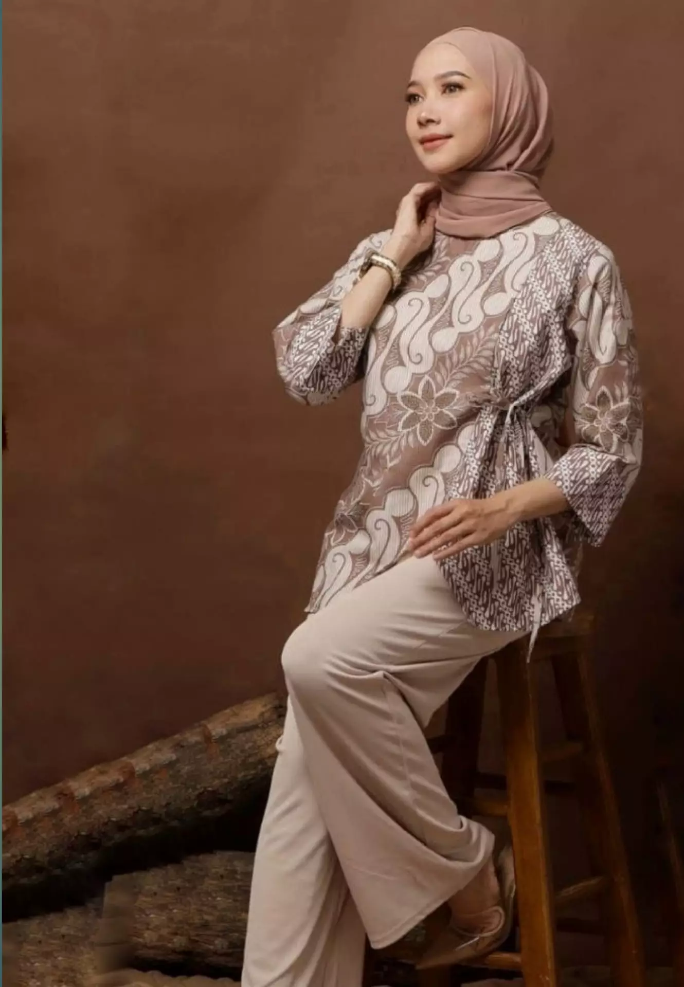 Blouse Batik Sumitra Coklat Premium Elegant B.K
