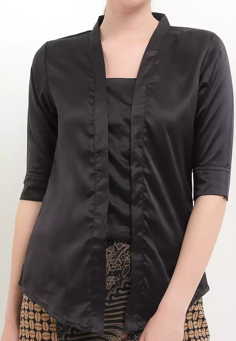 Kebaya Kutu Baru 3/4-Length Sleeve