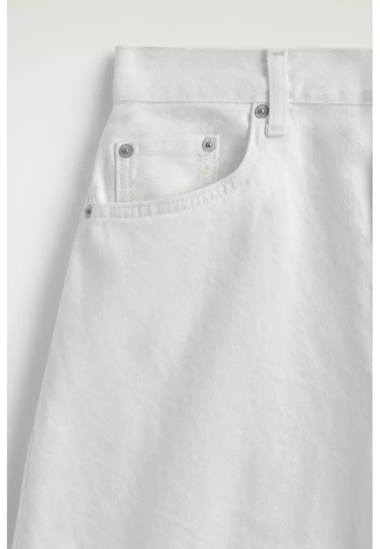 KNEE-LENGTH DENIM SHORTS