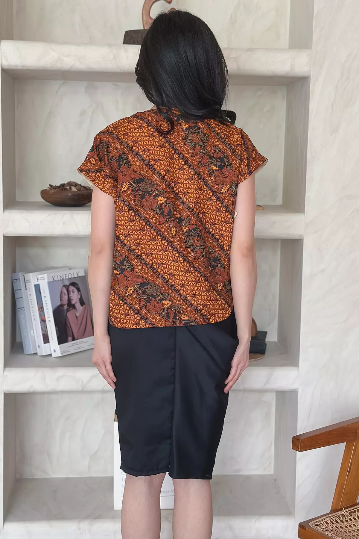 Viveka Batik Cokelat Kebaya Vest