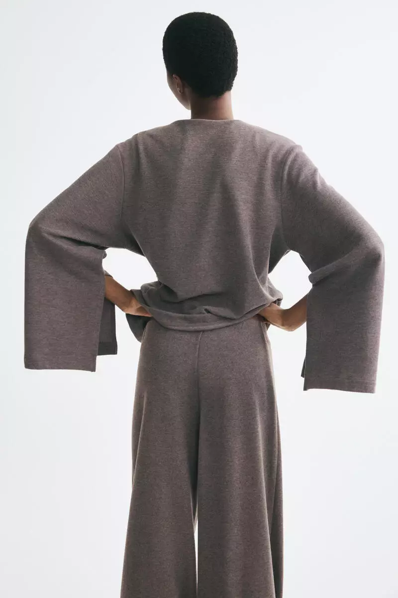 Wide knitted trousers