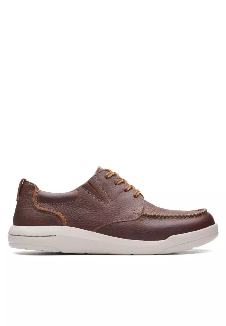 Discount on Clarks  shoes - SKU: Driftway Low Dark Tan Leather