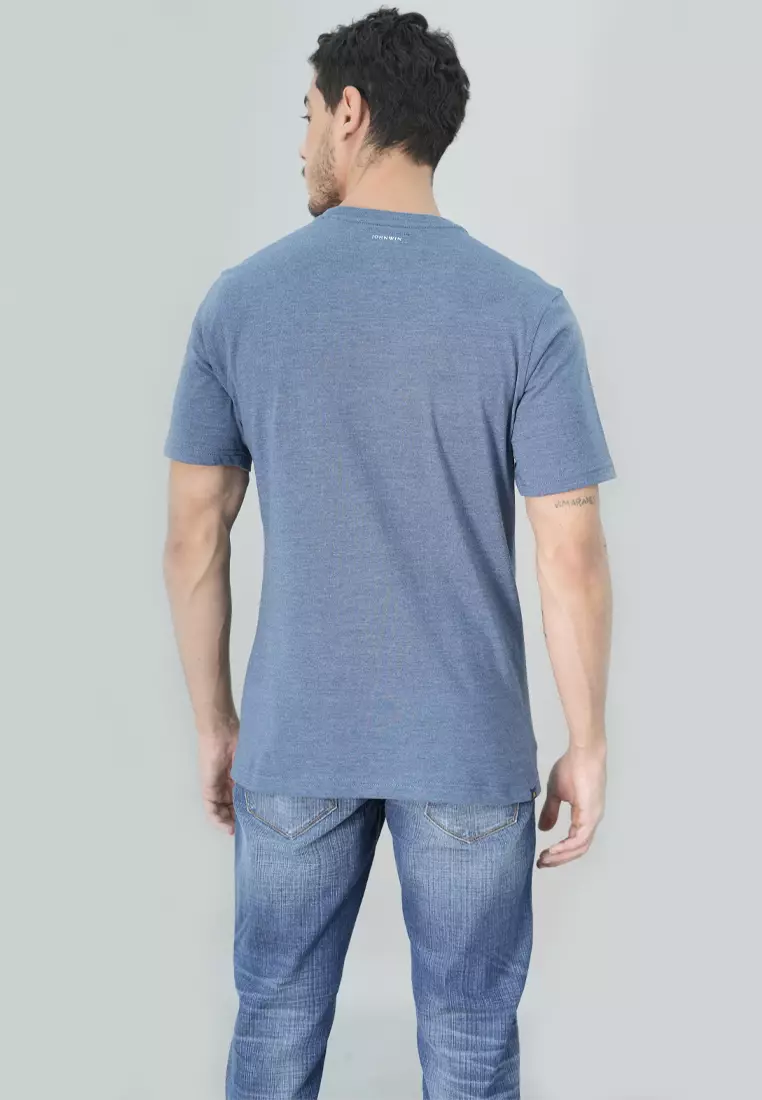 Johnwin - Kaos Essential Regular Fit Warna Biru Muda FTS.622.S484.10.C