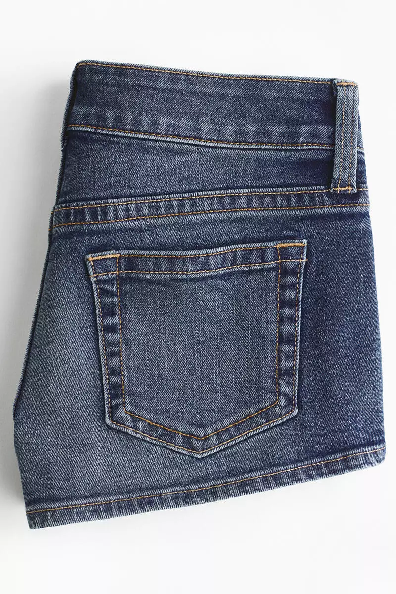 Low-waisted mini denim shorts