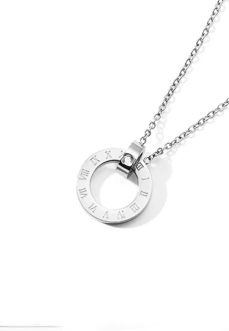 Artemis Interlocking Roman Numeral Ring Pendant Necklace in Silver