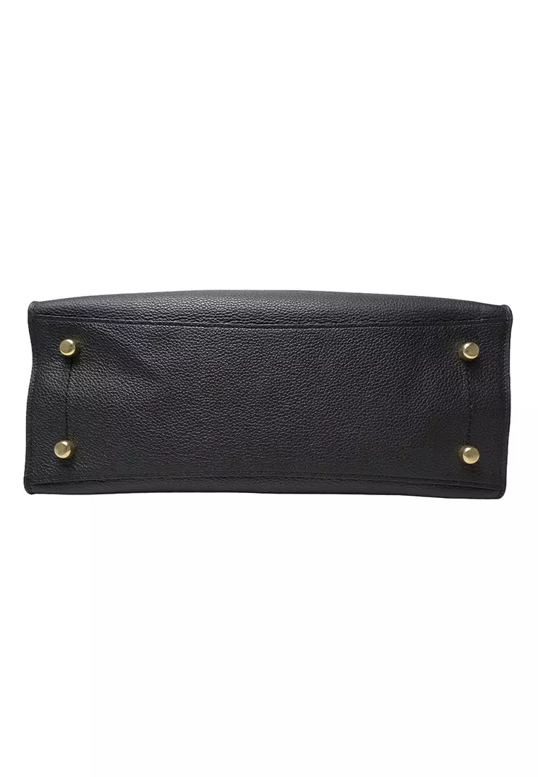 Pre-loved Coach Charlie Carryall Shoulder Bag for Women in Black/Light Gold - O1-25137-LIBLK