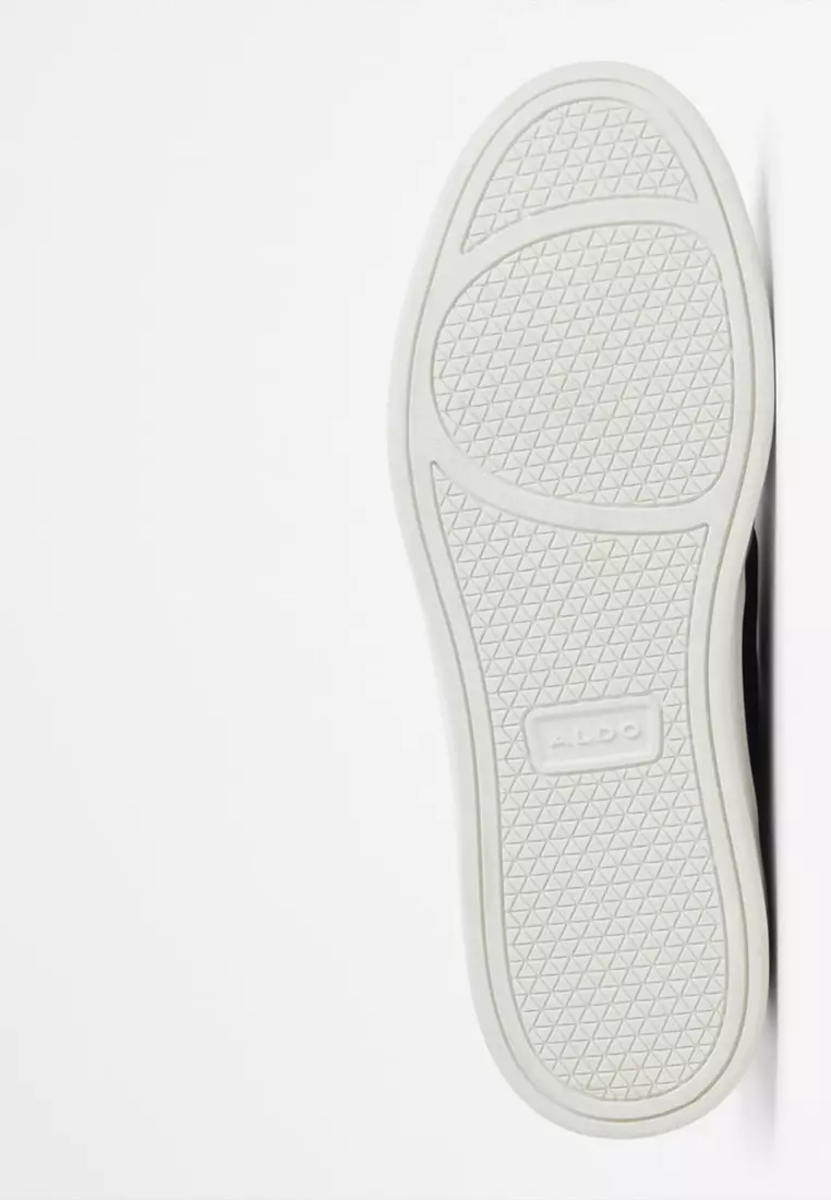 Ozzy Low-Top Sneakers
