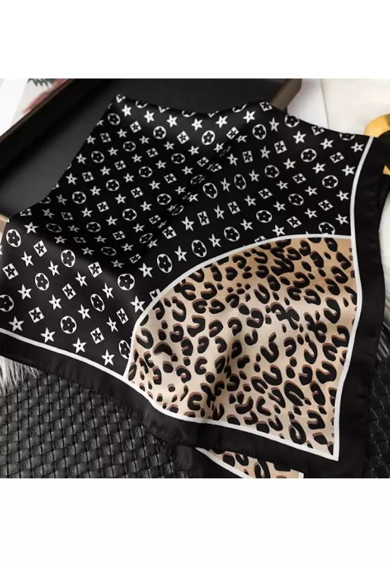 Aksesoris Scarf Leopard Print Border Motif Silky Square Satin Scarf Segi Empat Ukuran Kecil Black, White & Beige
