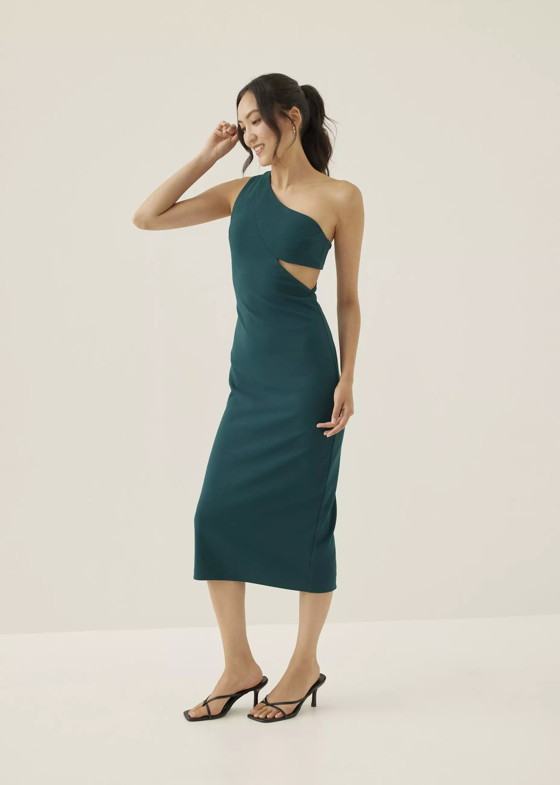 Dress Wanita - Adaline Padded Asymmetric Midi Dress