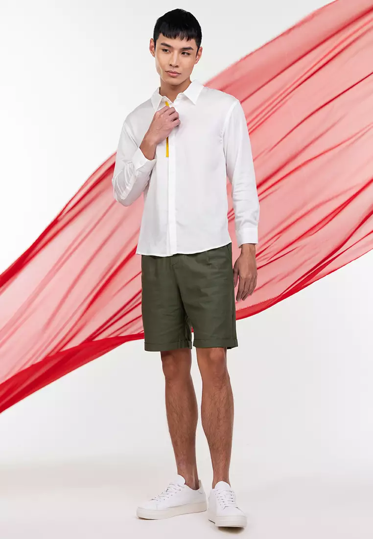 Red shirt clearance white shorts