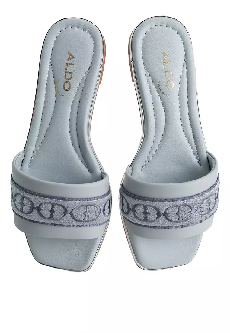 Tendre-In Sandals