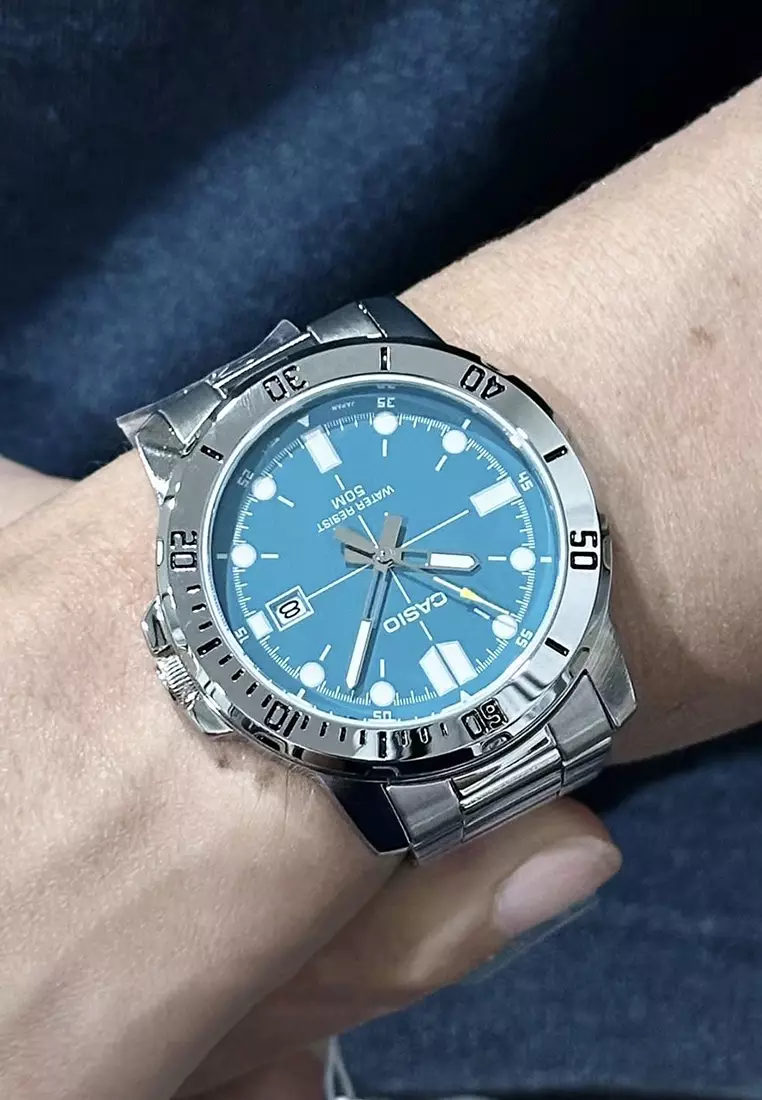 Men Analog Watch MTP-VD01D-3E2V Silver Stainless Steel Strap