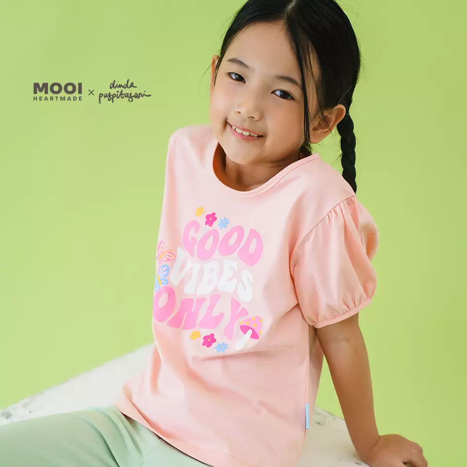 Mooi X Dinda Puspitasari Kaos Anak Perempuan T-shirt Graphic Tee Girls - Pink Blossom
