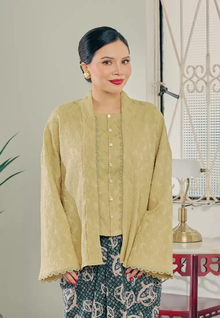 KEBAYA ANOM Top in Kedondong Green