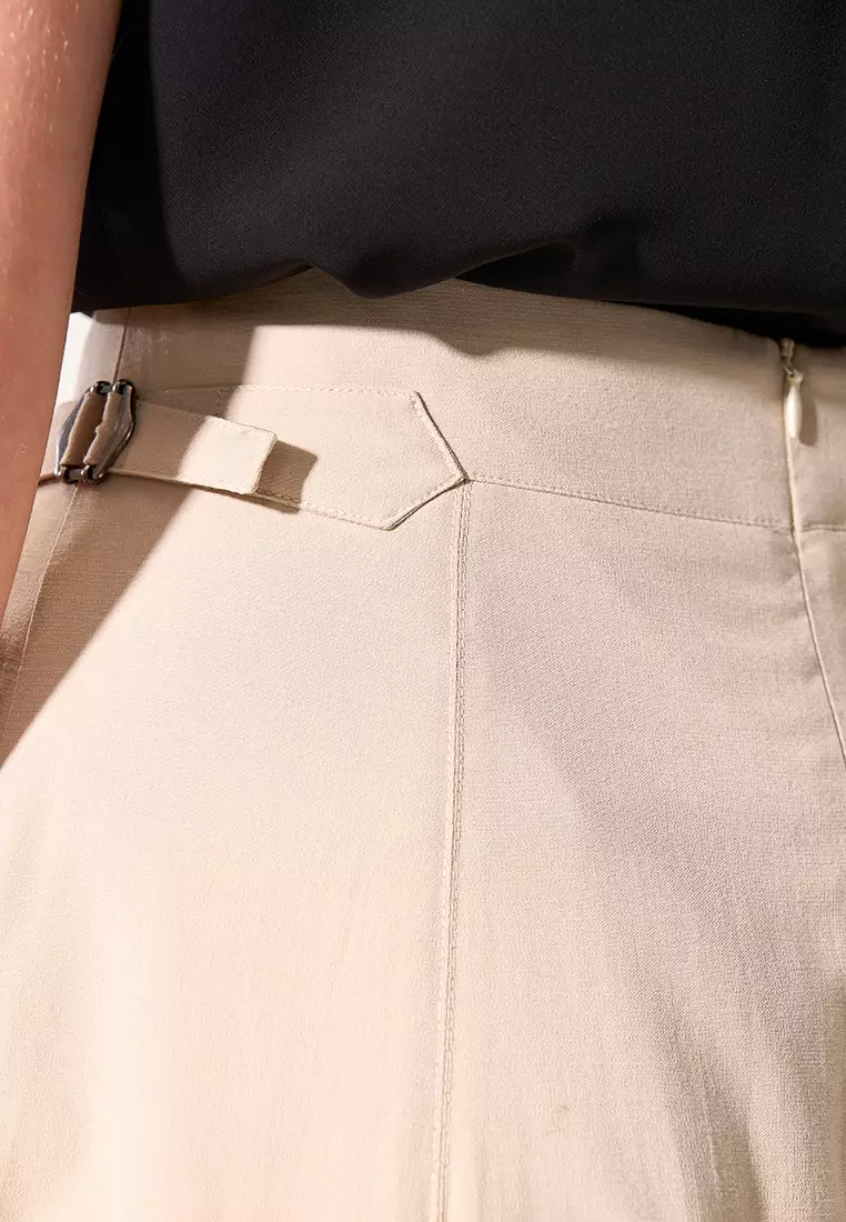 Light Khaki Eight-Piece Cut Skirt