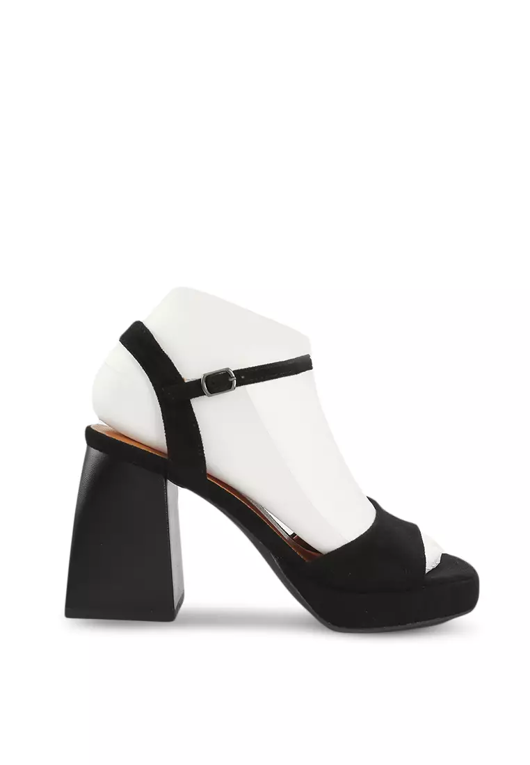 Discount on Betsy  shoes - SKU: Agata Sandal Block Heels