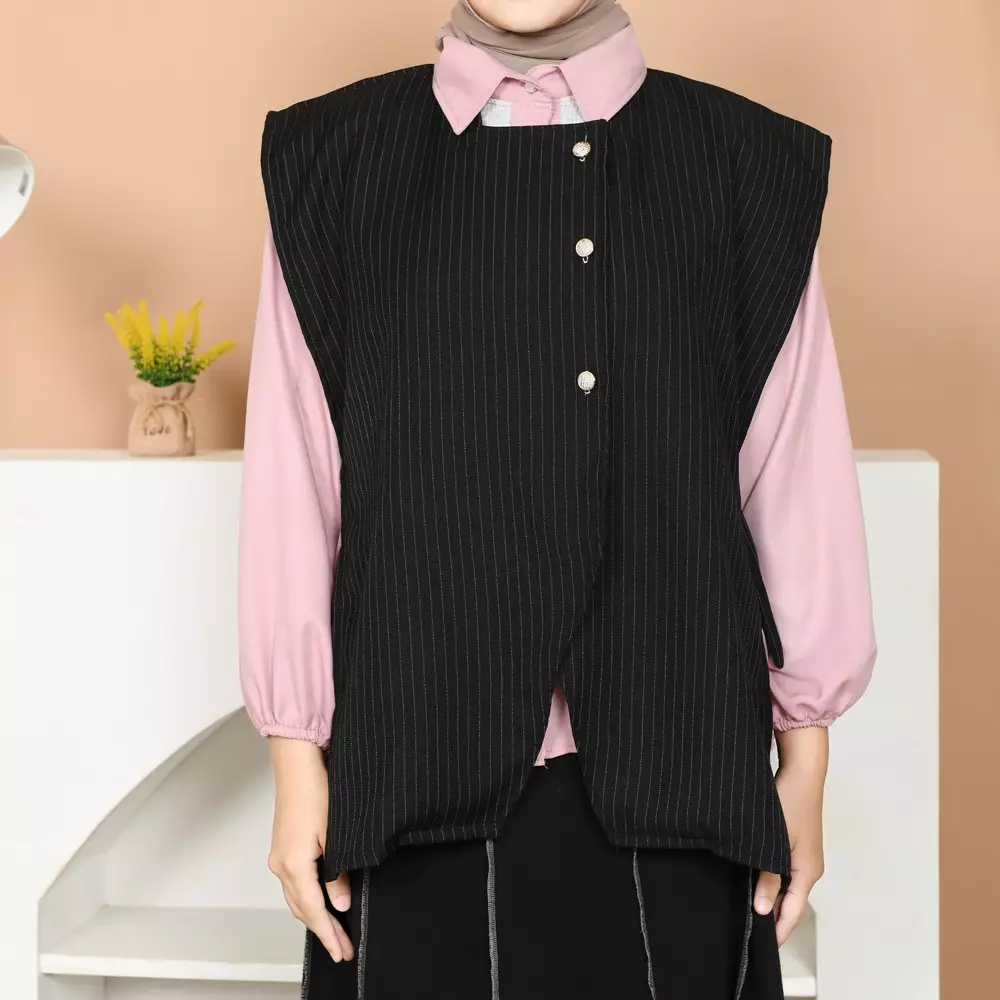 Devara Vest - Black M19549 R87S4