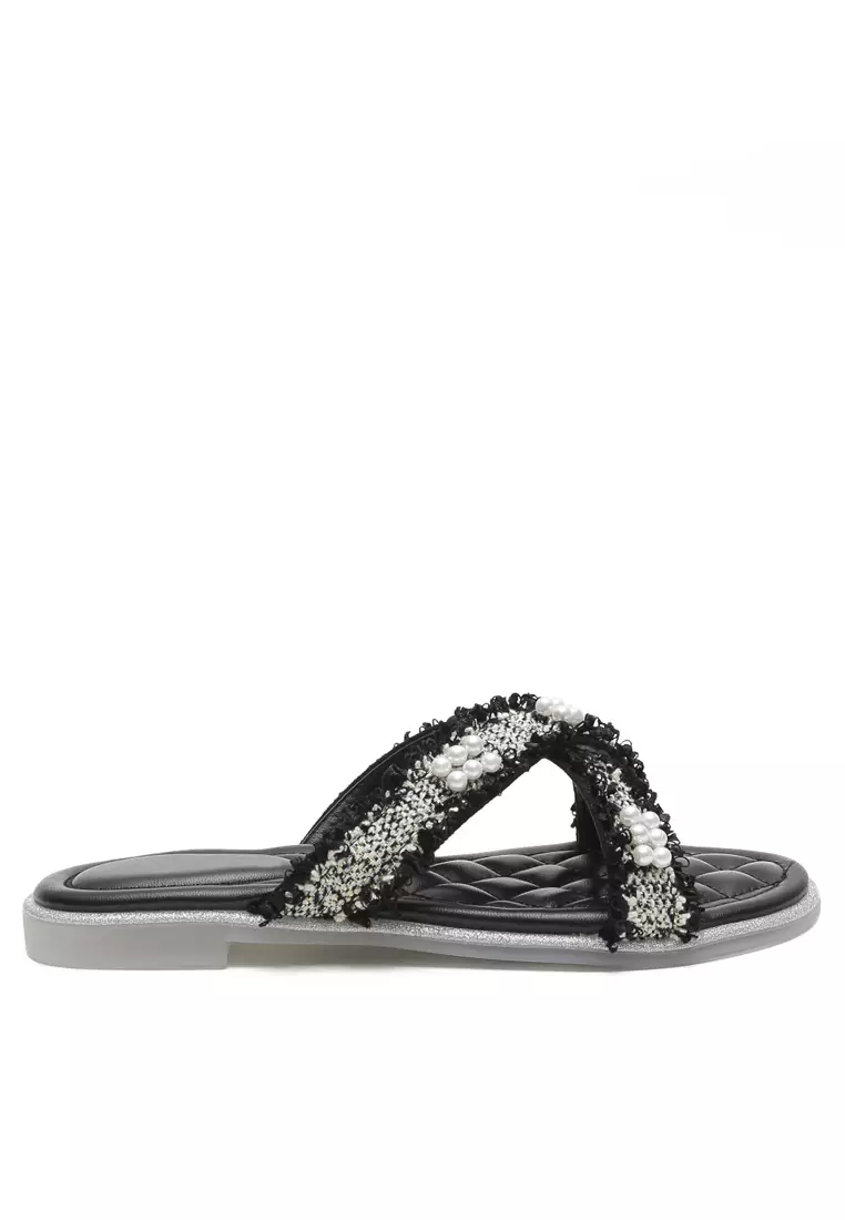 Discount on Twenty Eight Shoes  shoes - SKU: Cross Pearl Strap Flat Sandals YLT888-3