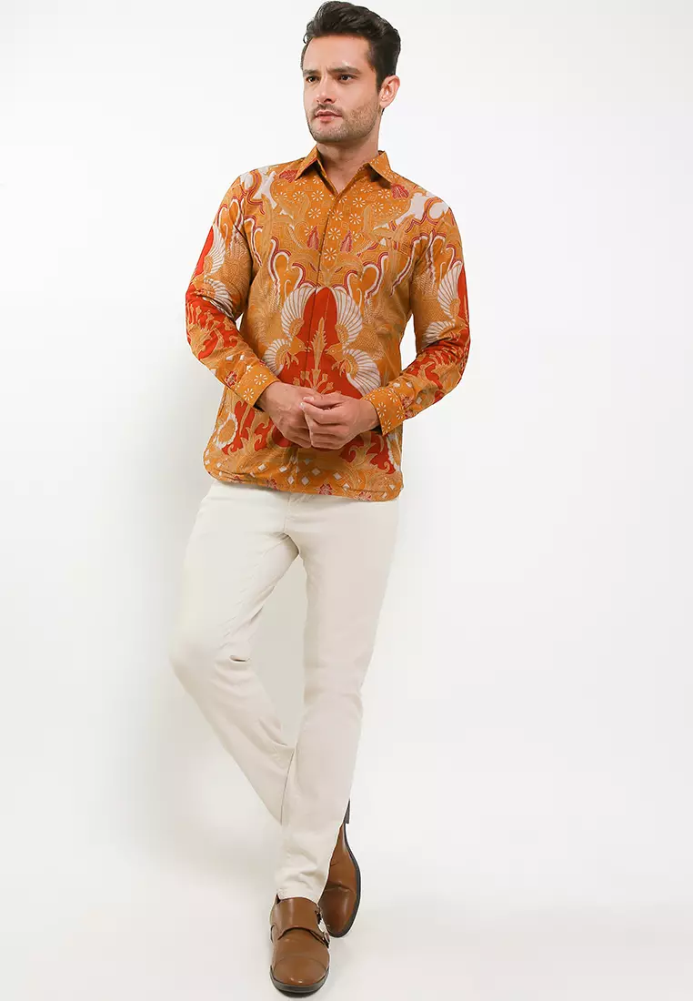 Swanggeni Oranye Kemeja Batik Pria Premium Slimfit Modern Lengan Panjang