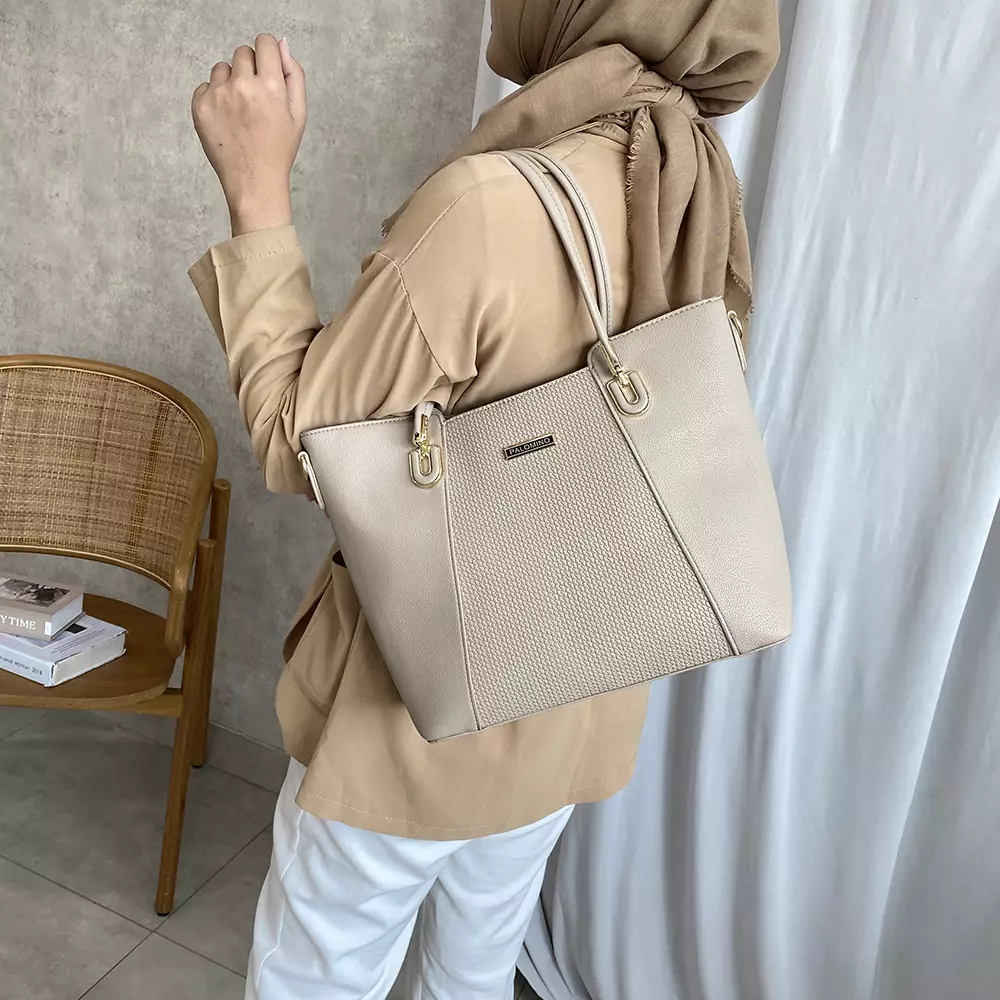 Palomino Ceska Totebag Wanita Warna Khaki