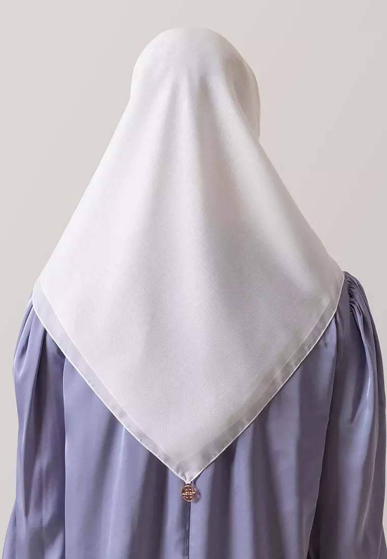 Ria Miranda Off White Rarina Scarf