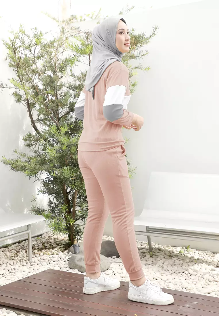 Training Set Olahraga Wanita Aestra Knit Palet Color - Peach Blush