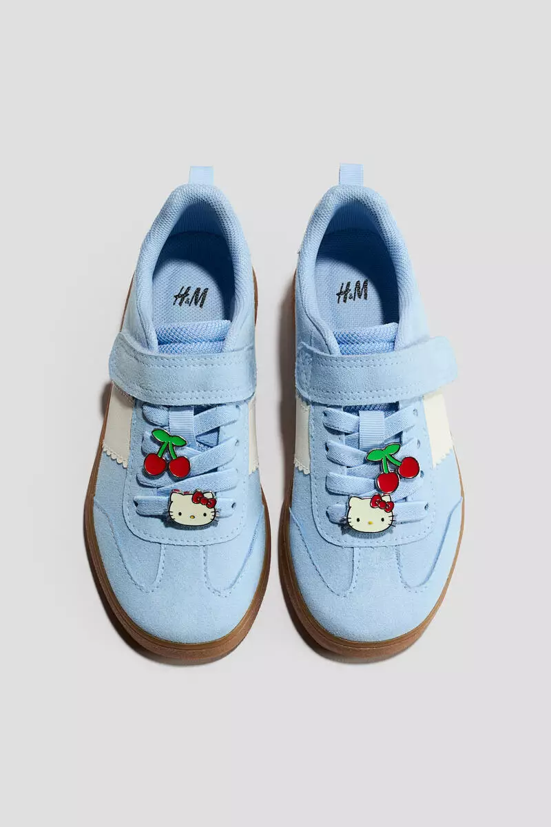 Motif-detail trainers