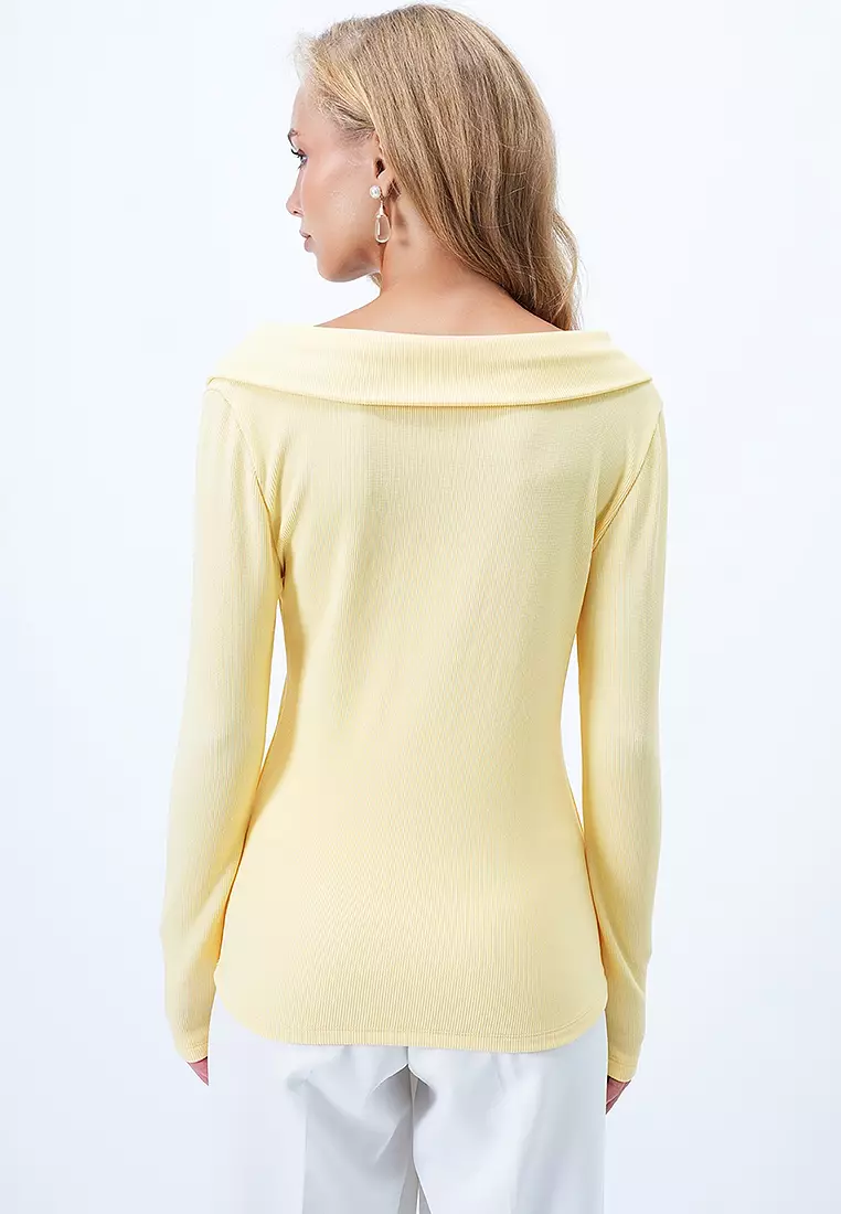 Wide Collar Blouse