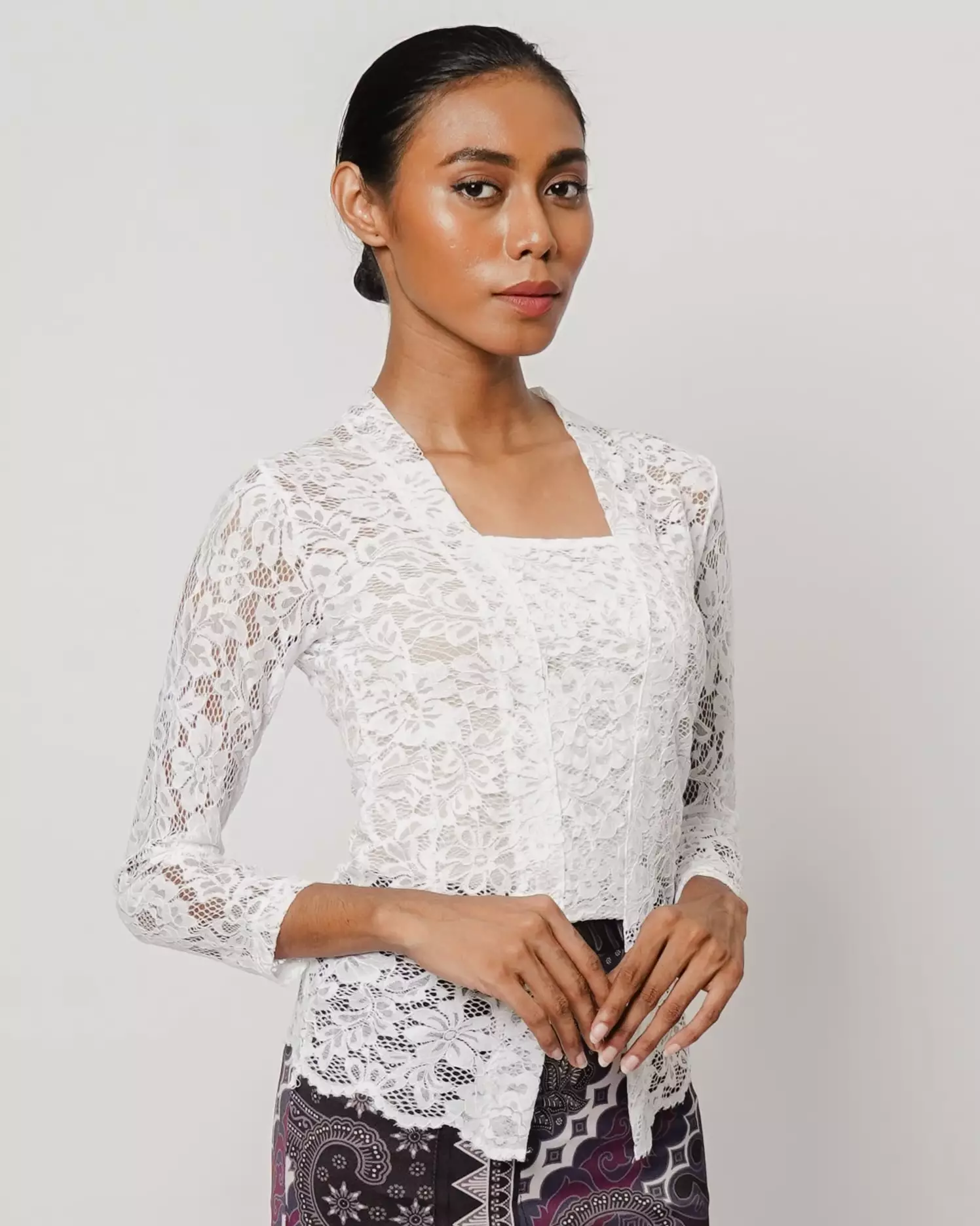 KEBAYA BALI WHITE