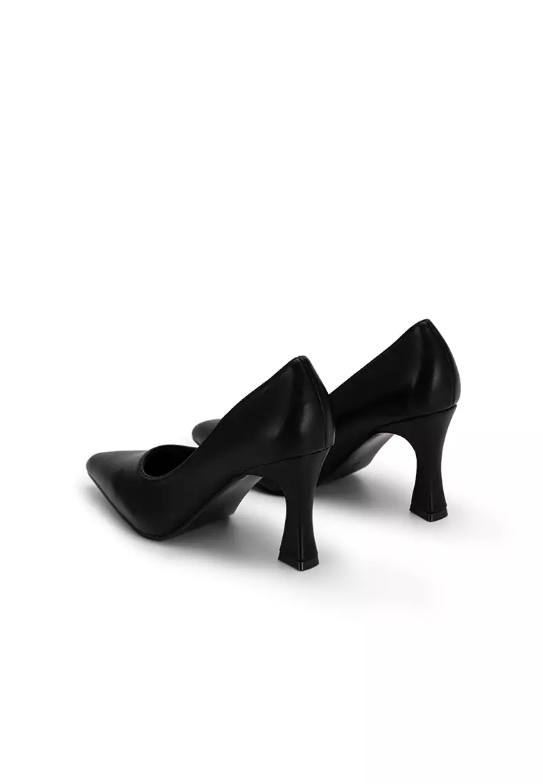 HEELED PUMP