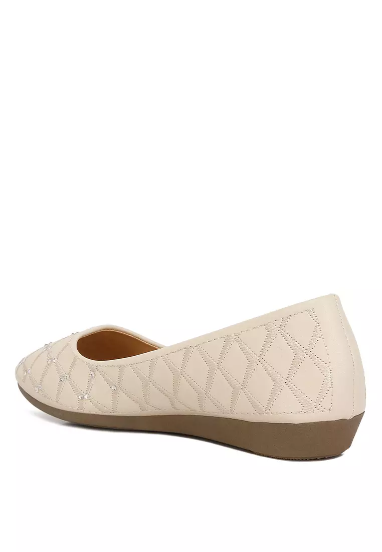 Balerina Wanita Berhias Berlian Imitasi Krem