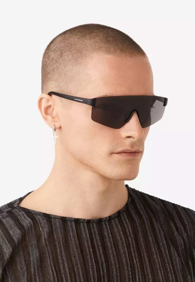 HAWKERS Black Dark Aero Sunglasses For Men And Women, Unisex. Official Product Designed In Spain