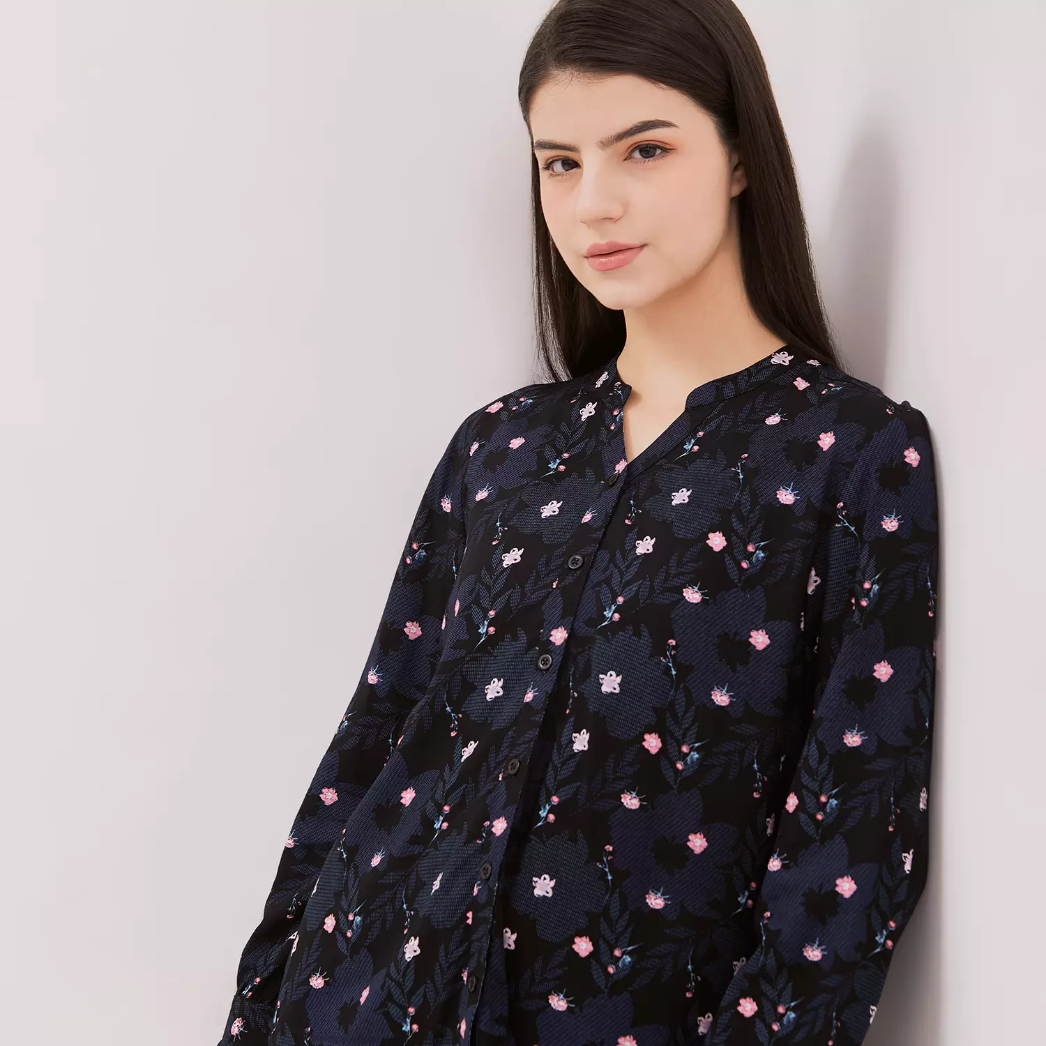 DUST Blouse Flower Kamaya Hitam ECOVERO™ Comfease (D.116476)