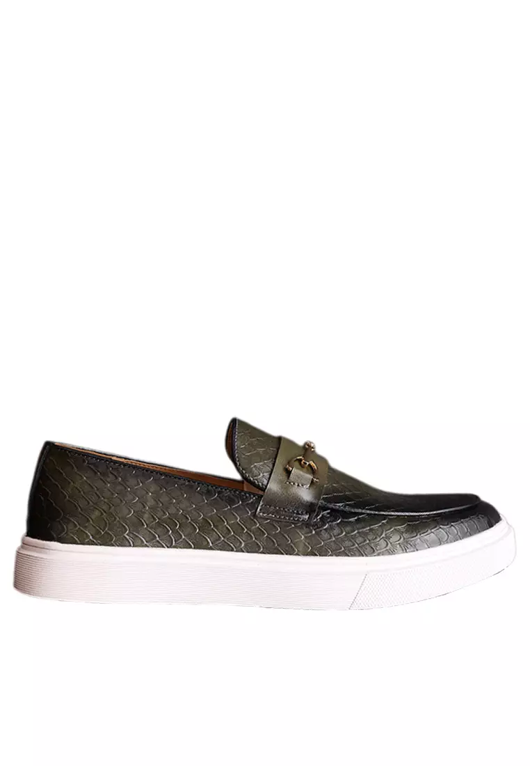 Discount on Twenty Eight Shoes  shoes - SKU: Crocodile Texture Synthetic Leather Horsebit Loafers WZWH3678